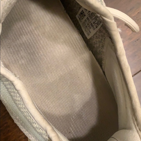 Yeezy Boost 350 V2 ‘Citrin Non Reflective’ - Picture 5 of 10